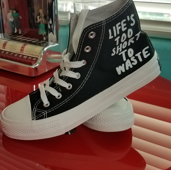 Shoes - Picture 4 of 6